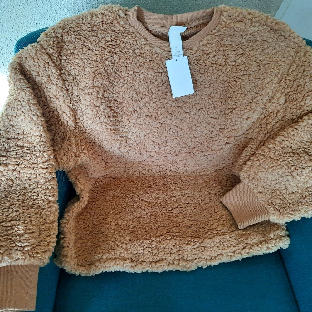 H&M NWT sherpa pullover